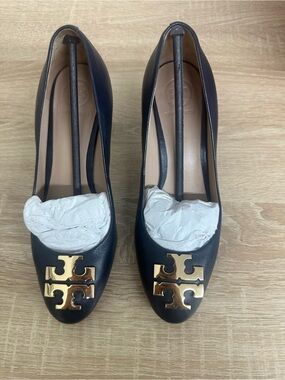 Tory Burch Bright Navy/ Gold Leather Pump Laura 70 MM size 5.5